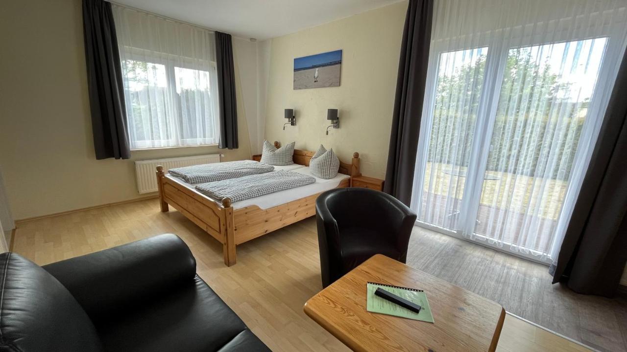 Kastanienhof Hotel Garni زينوويتز الغرفة الصورة