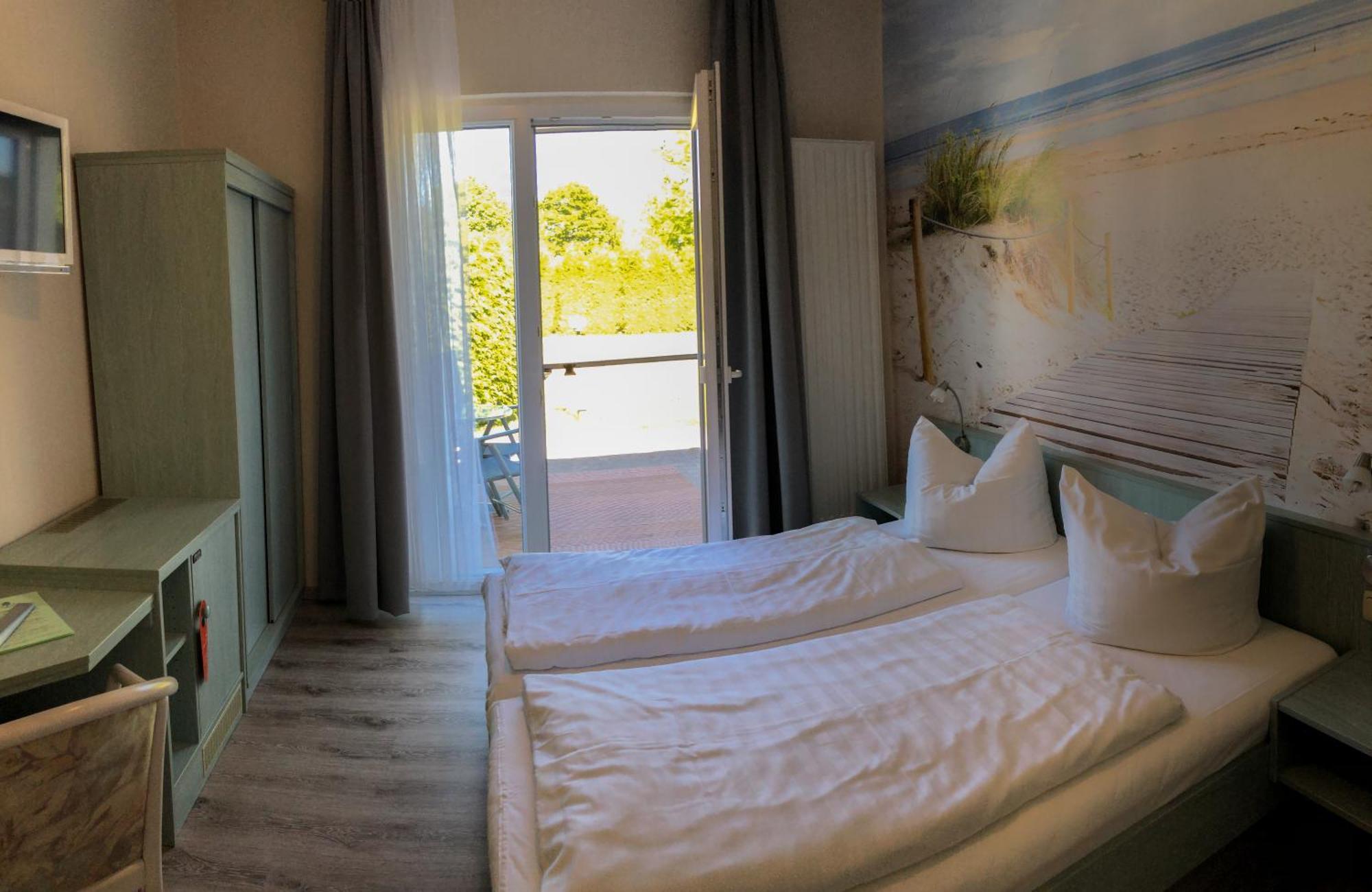 Kastanienhof Hotel Garni زينوويتز الغرفة الصورة